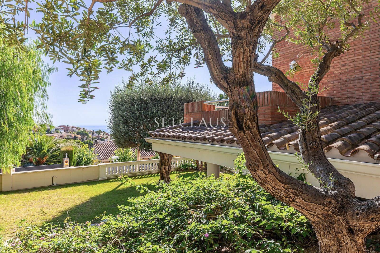6 bedroom Villa for sale in Teia with garage - € 1,350,000 (Ref: 9348668)