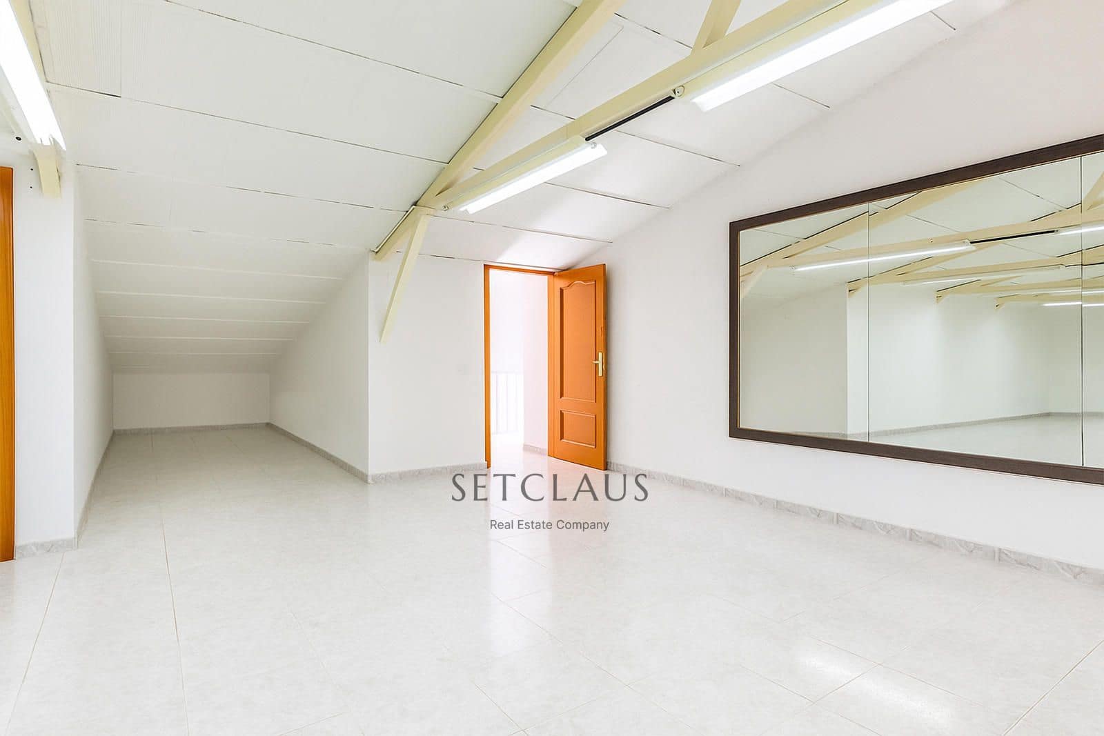 7 sypialnia Willa na sprzedaż w Alella z basenem garażem - 1 200 000 € (Ref: 9354527)