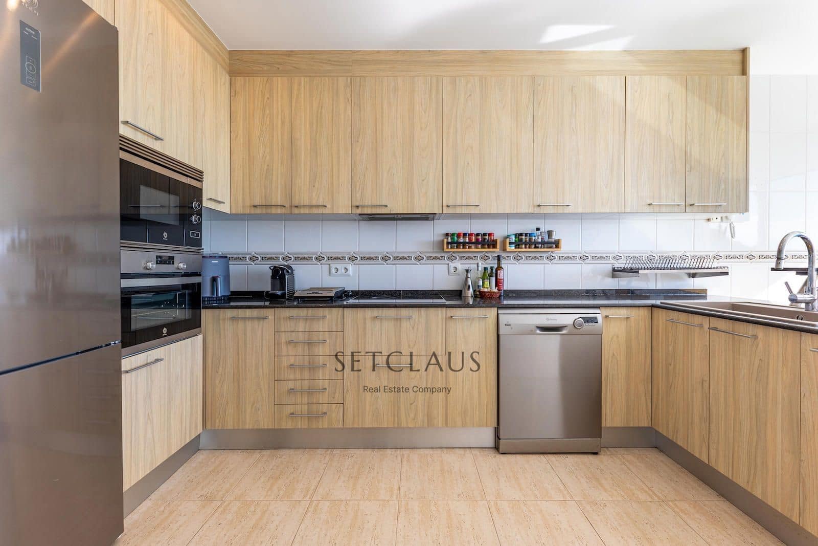 7 sypialnia Willa na sprzedaż w Alella z basenem garażem - 1 200 000 € (Ref: 9354527)