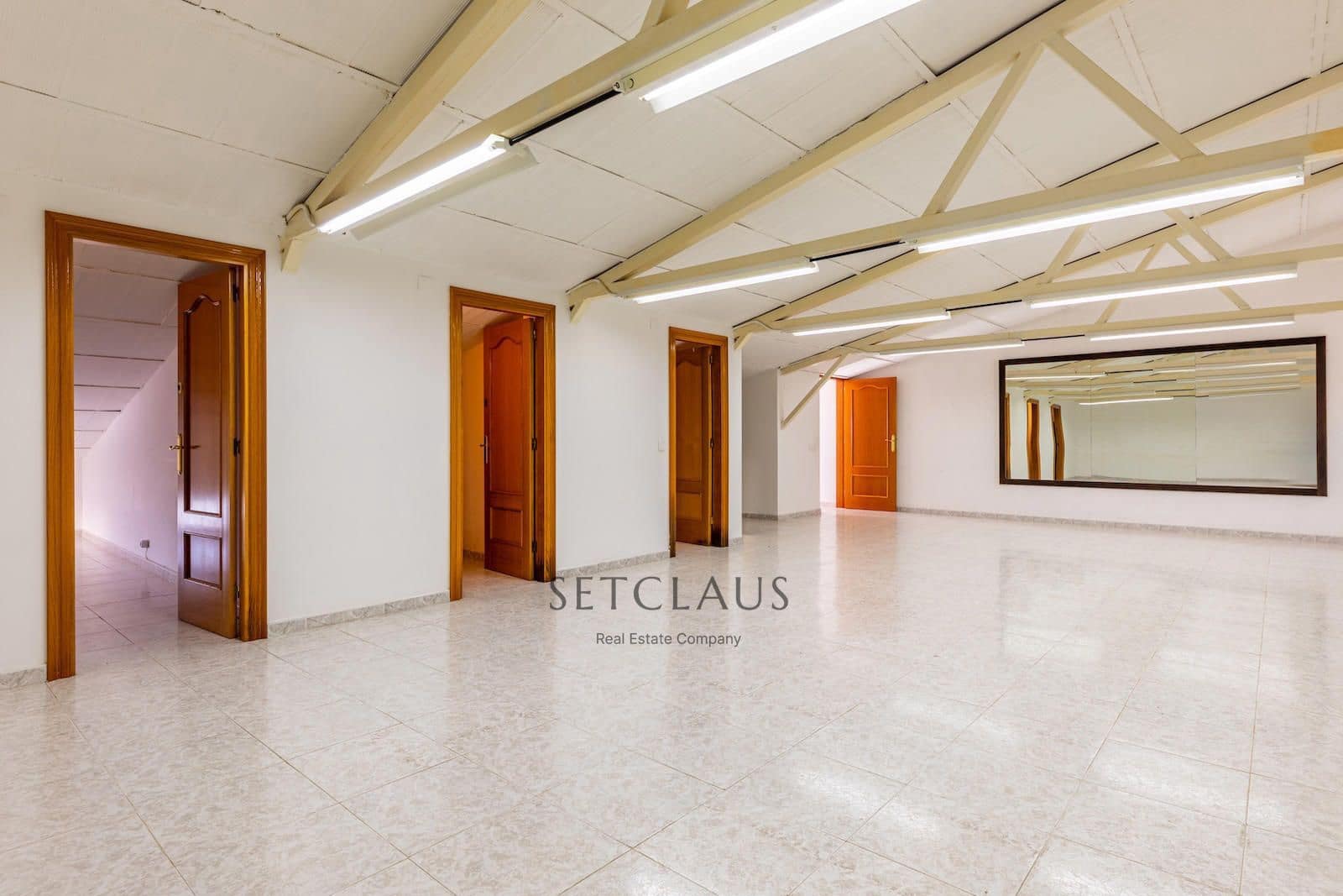 7 sypialnia Willa na sprzedaż w Alella z basenem garażem - 1 200 000 € (Ref: 9354527)