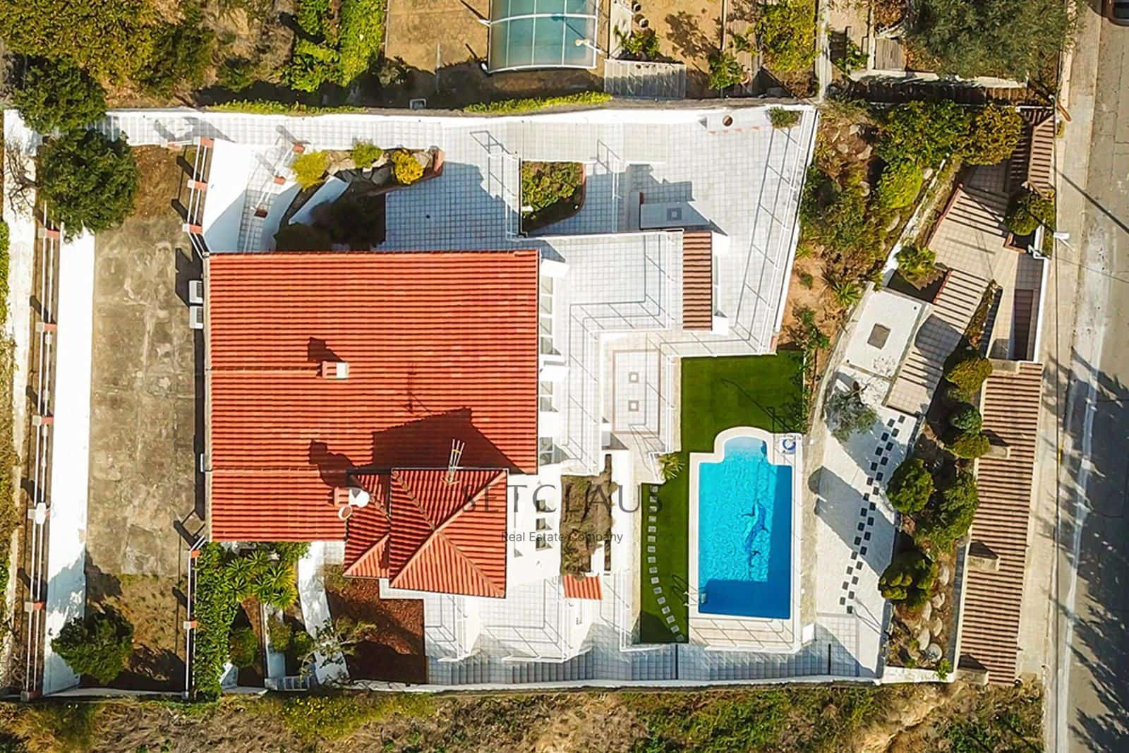 7 sypialnia Willa na sprzedaż w Alella z basenem garażem - 1 200 000 € (Ref: 9354527)