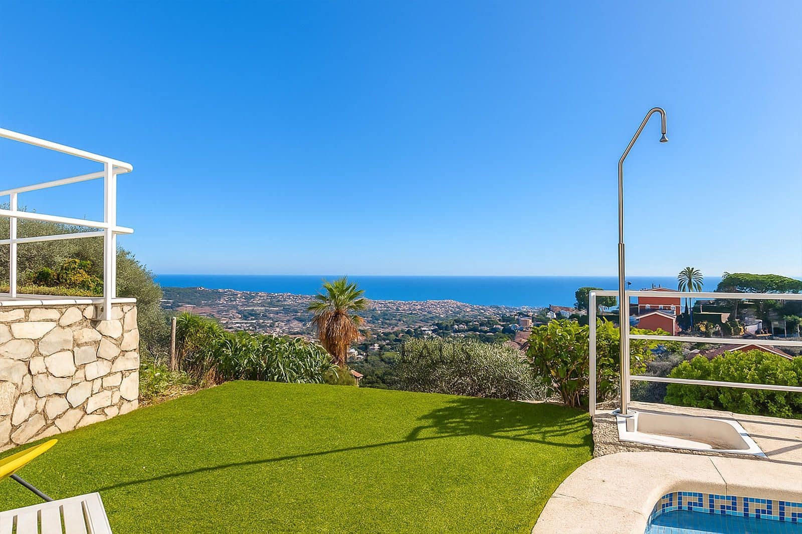 7 sypialnia Willa na sprzedaż w Alella z basenem garażem - 1 200 000 € (Ref: 9354527)