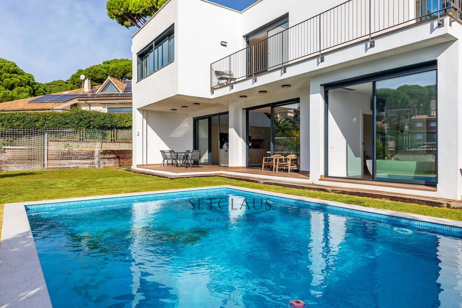 6 soverom Villa til salgs i Premia de Dalt med svømmebasseng garasje - € 1 450 000 (Ref: 9357745)