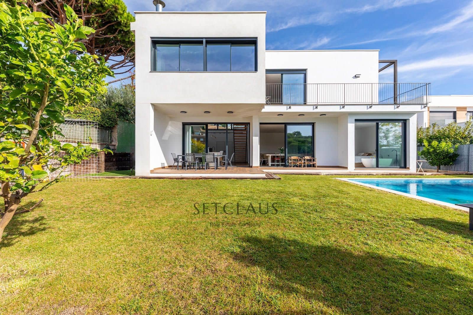 6 soverom Villa til salgs i Premia de Dalt med svømmebasseng garasje - € 1 450 000 (Ref: 9357745)