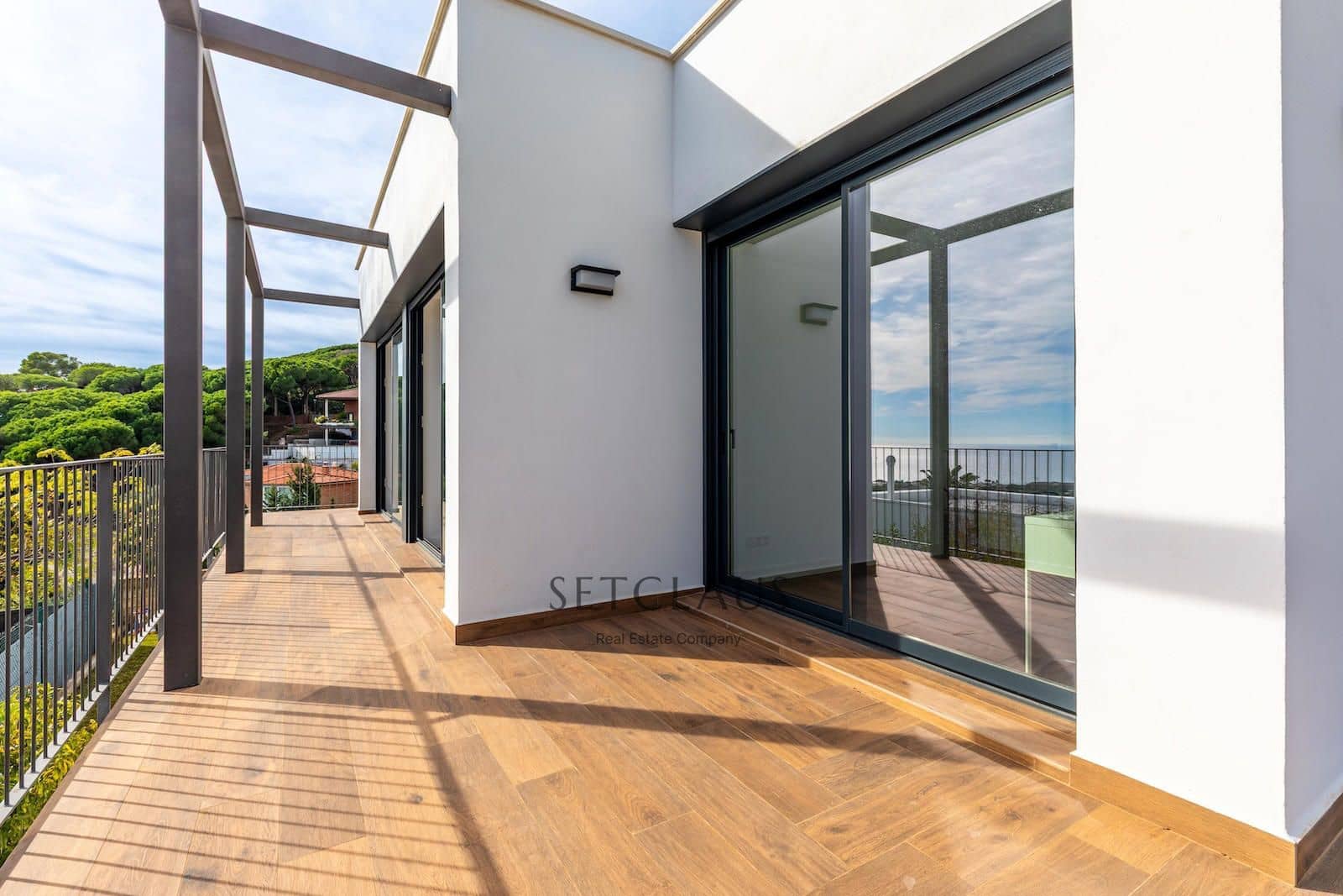 6 soverom Villa til salgs i Premia de Dalt med svømmebasseng garasje - € 1 450 000 (Ref: 9357745)