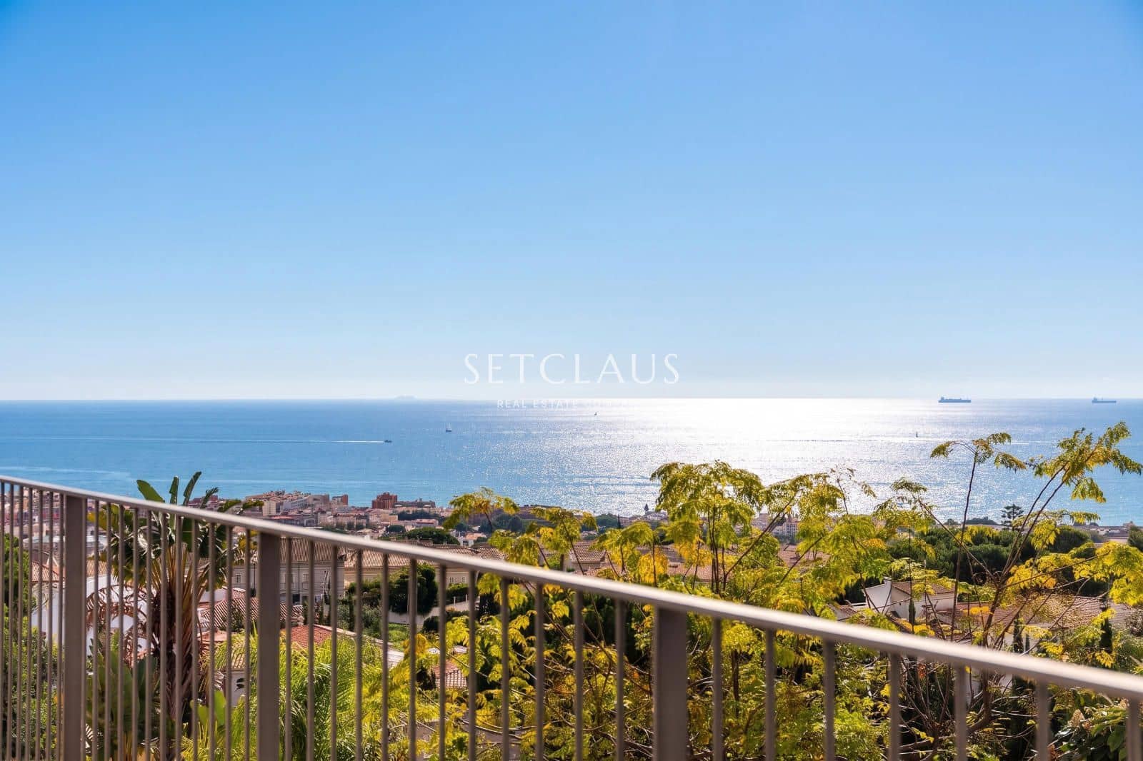 6 bedroom Villa for sale in Premia de Dalt with pool garage - € 1,350,000 (Ref: 9357745)