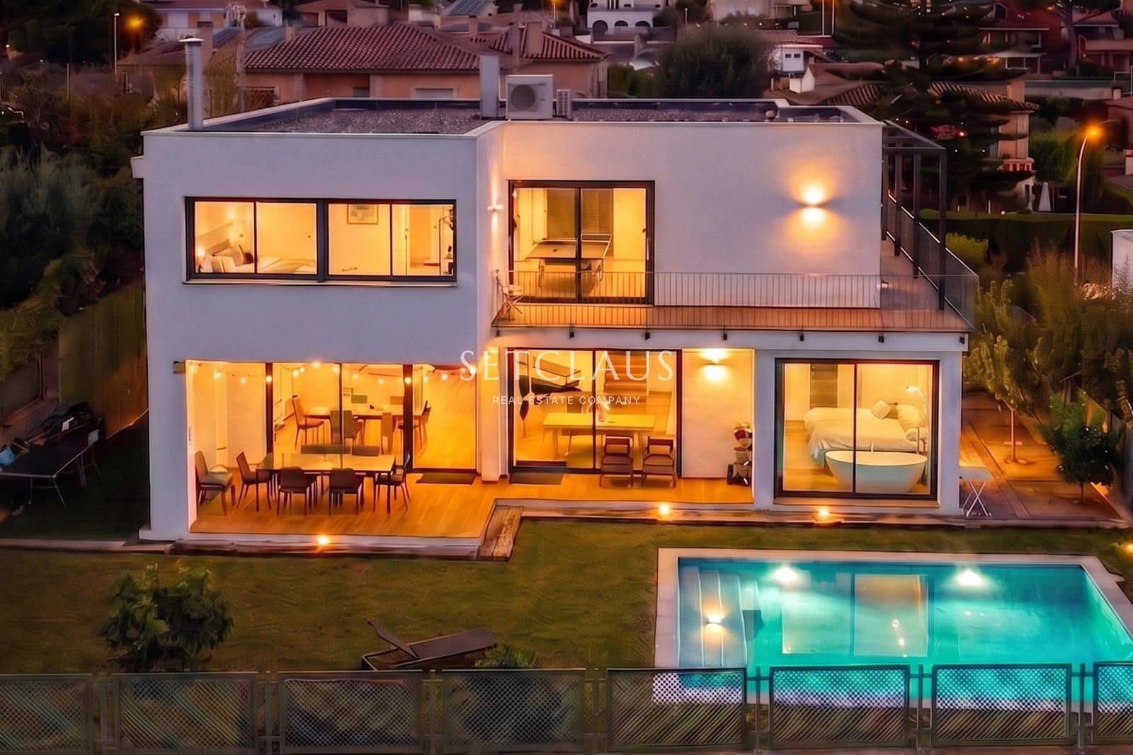 6 bedroom Villa for sale in Premia de Dalt with pool garage - € 1,350,000 (Ref: 9357745)