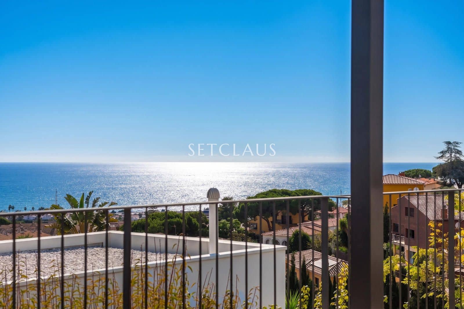 6 bedroom Villa for sale in Premia de Dalt with pool garage - € 1,350,000 (Ref: 9357745)
