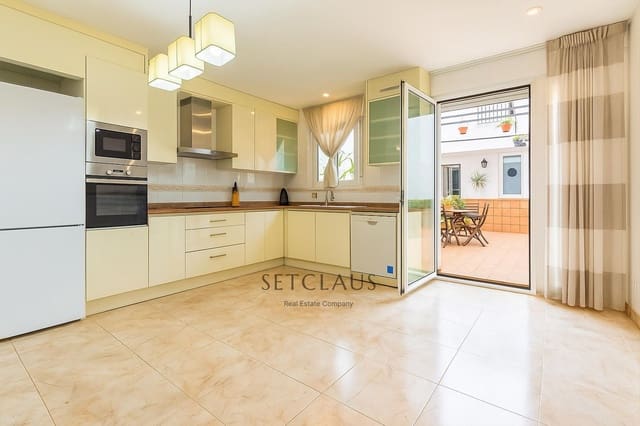 4 makuuhuone Omakotitalo myytävänä paikassa Premià de Mar - 489 000 € (Ref: 9369118)