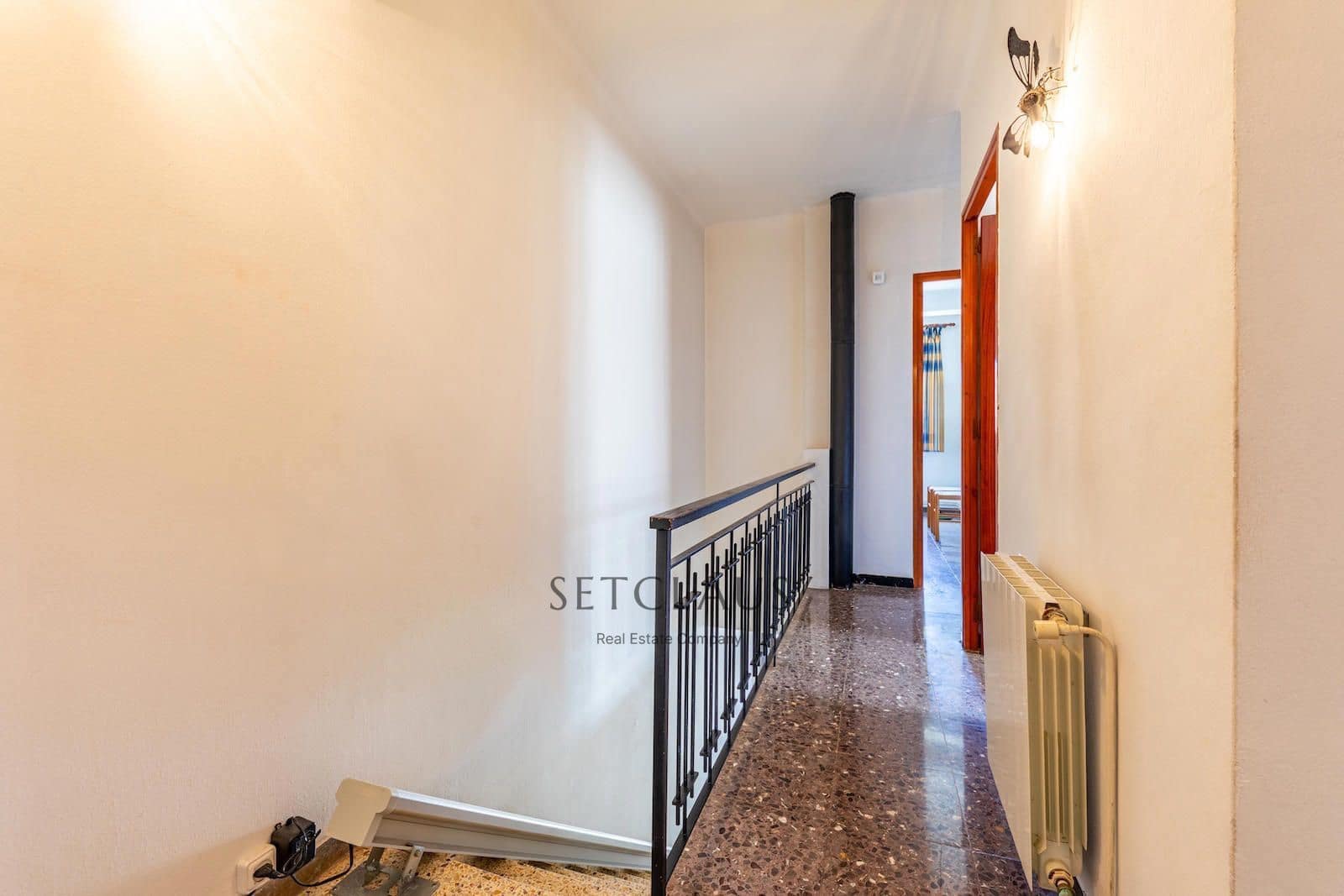 4 bedroom Villa for sale in Alella with garage - € 565,000 (Ref: 9373937)