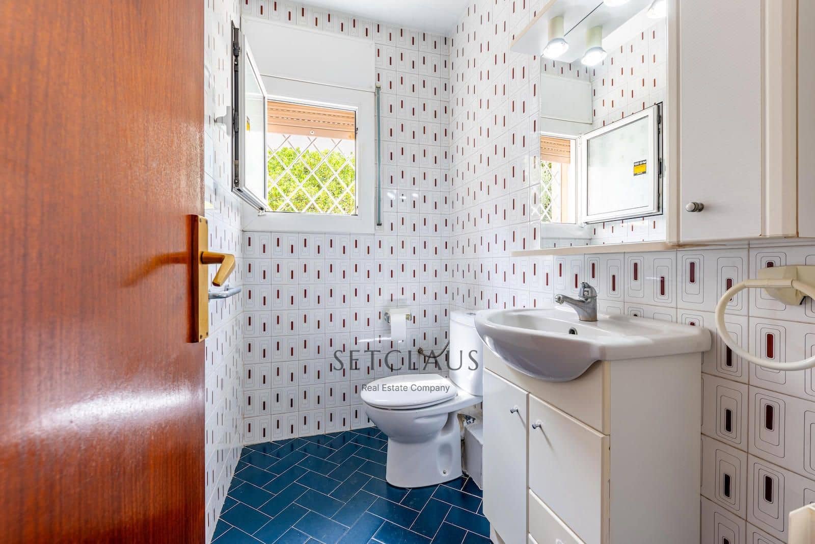 4 bedroom Villa for sale in Alella with garage - € 565,000 (Ref: 9373937)