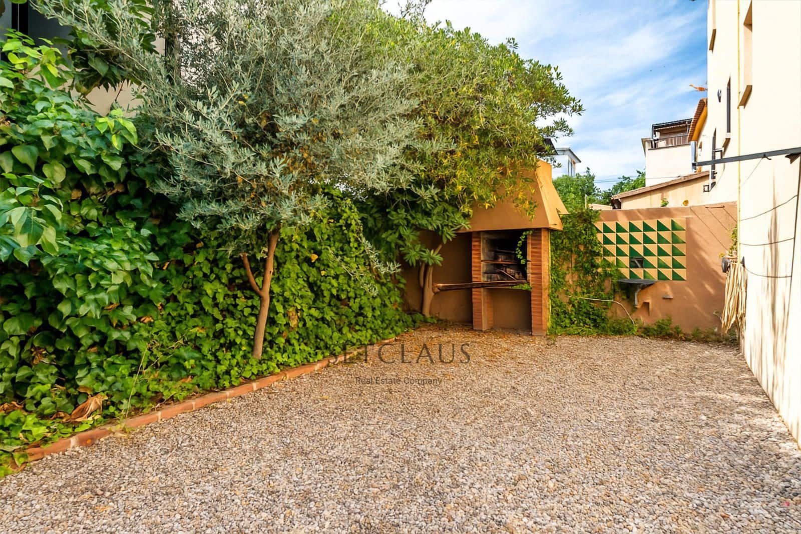 4 bedroom Villa for sale in Alella with garage - € 565,000 (Ref: 9373937)