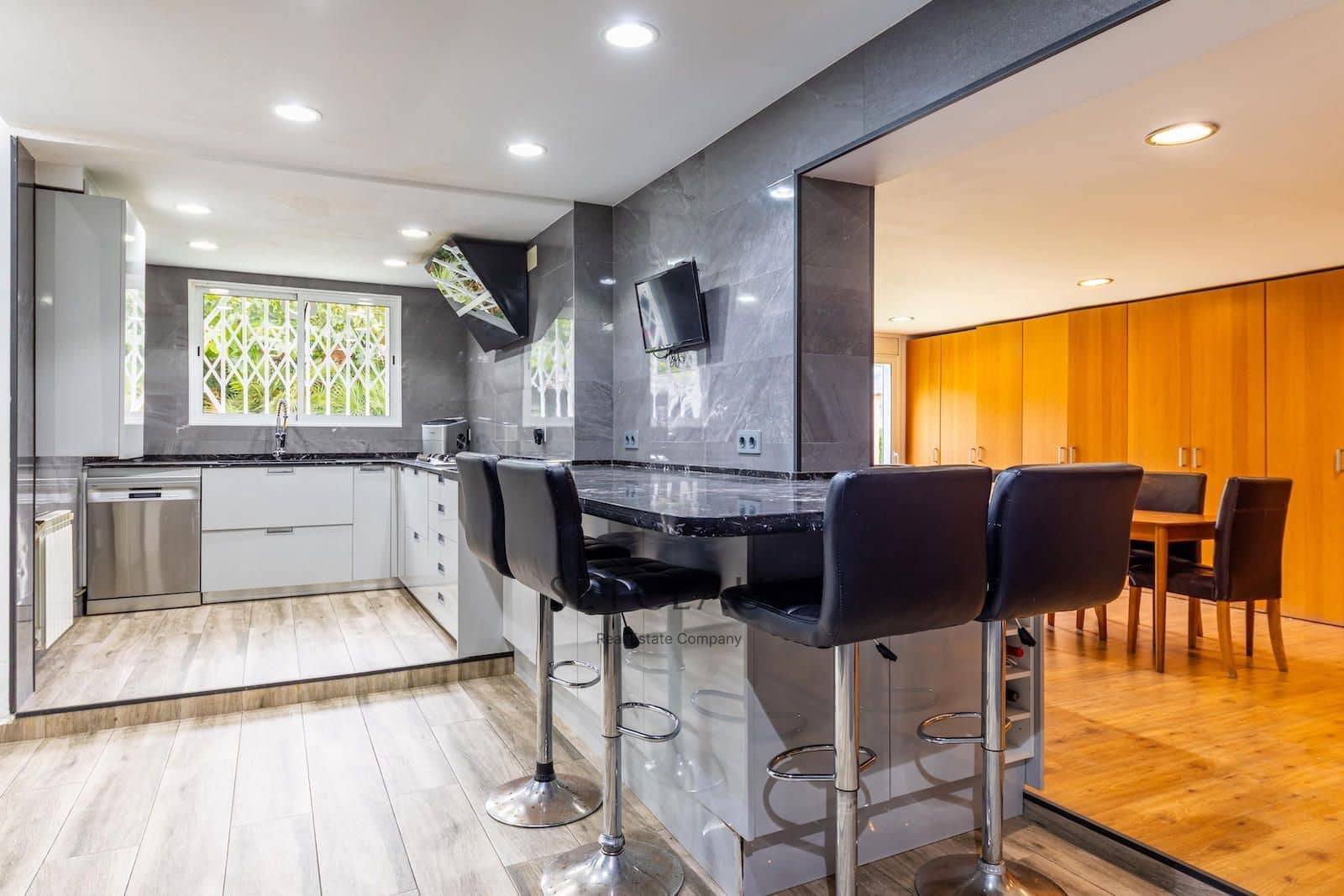 13 soverom Villa til salgs i Alella med svømmebasseng - € 1 600 000 (Ref: 9394037)