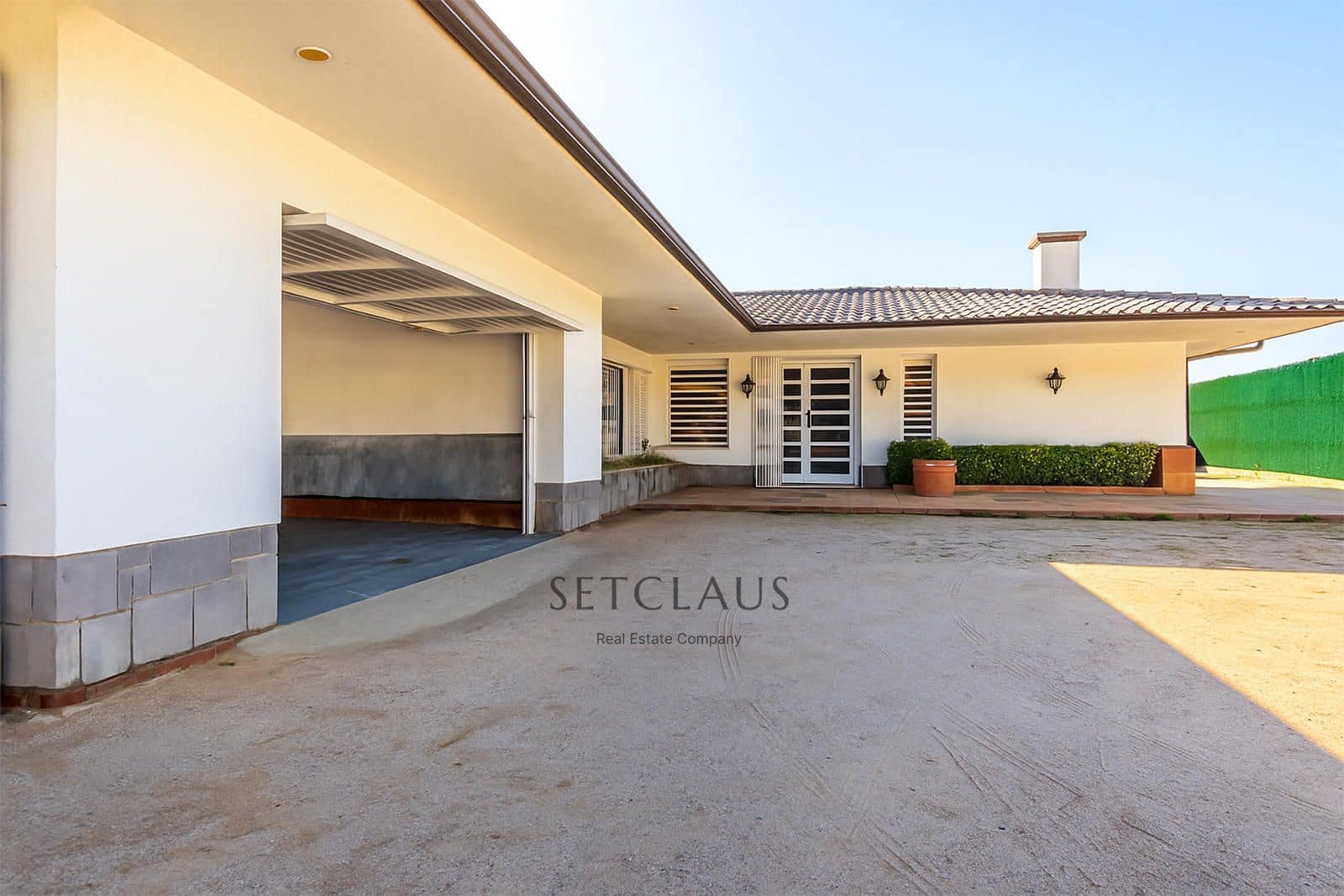 3 bedroom Villa for sale in Mataro with pool garage - € 985,000 (Ref: 9402563)