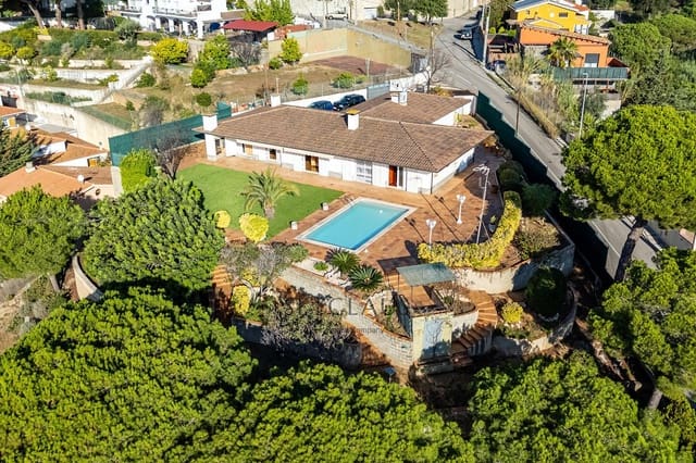3 bedroom Villa for sale in Mataró with pool garage - € 985,000 (Ref: 9402563)