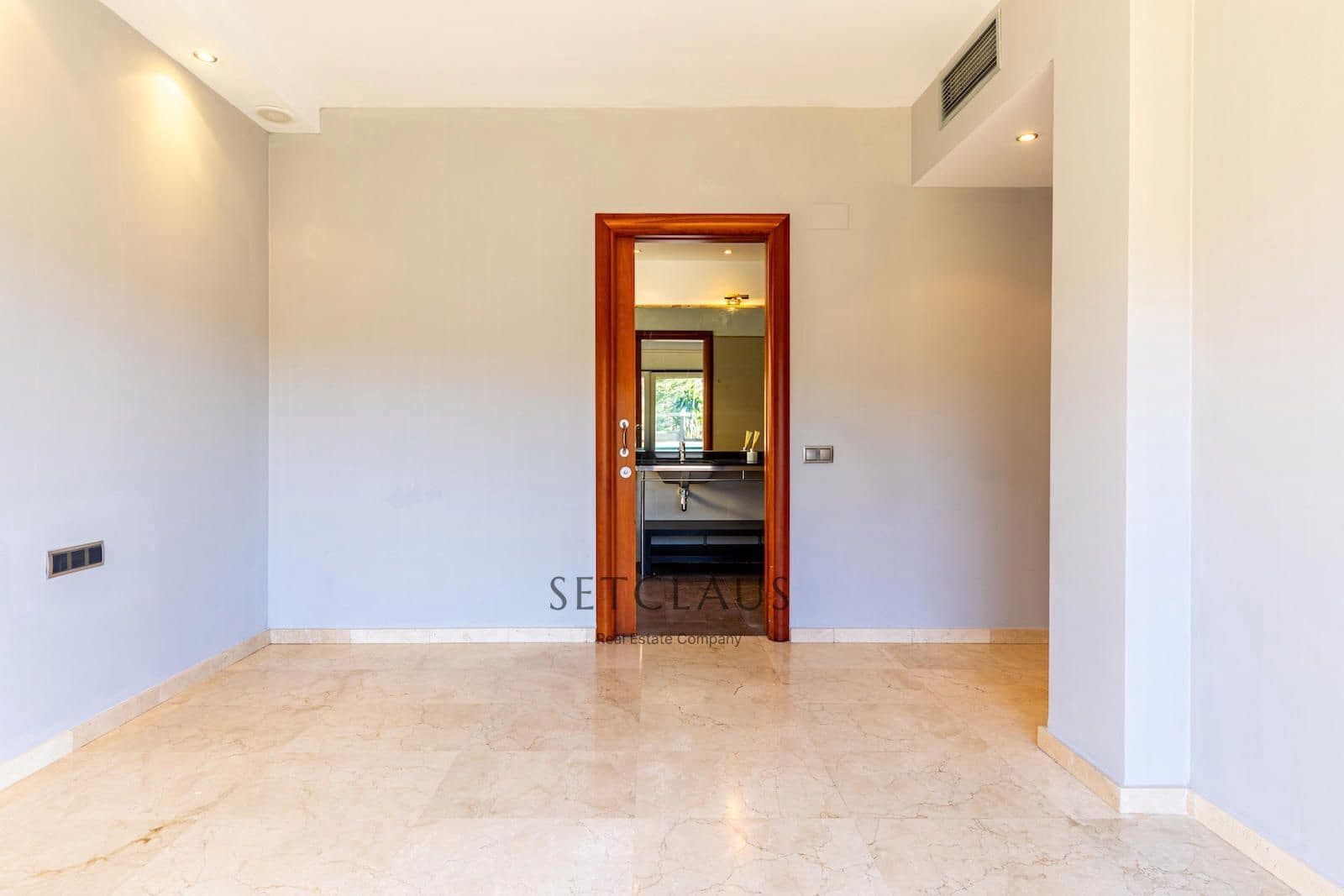 7 bedroom Villa for sale in Alella with pool garage - € 1,200,000 (Ref: 9405888)