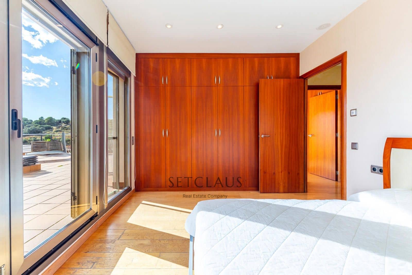 7 bedroom Villa for sale in Alella with pool garage - € 1,200,000 (Ref: 9405888)