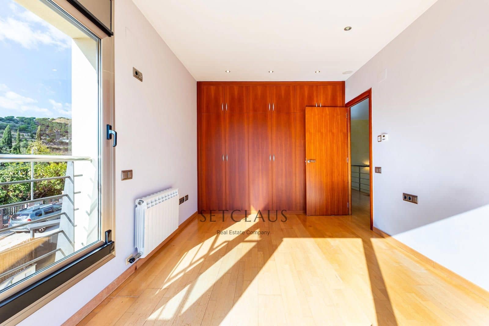 7 bedroom Villa for sale in Alella with pool garage - € 1,200,000 (Ref: 9405888)