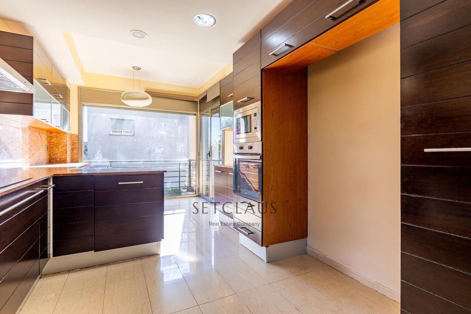 7 bedroom Villa for sale in Alella with pool garage - € 1,200,000 (Ref: 9405888)