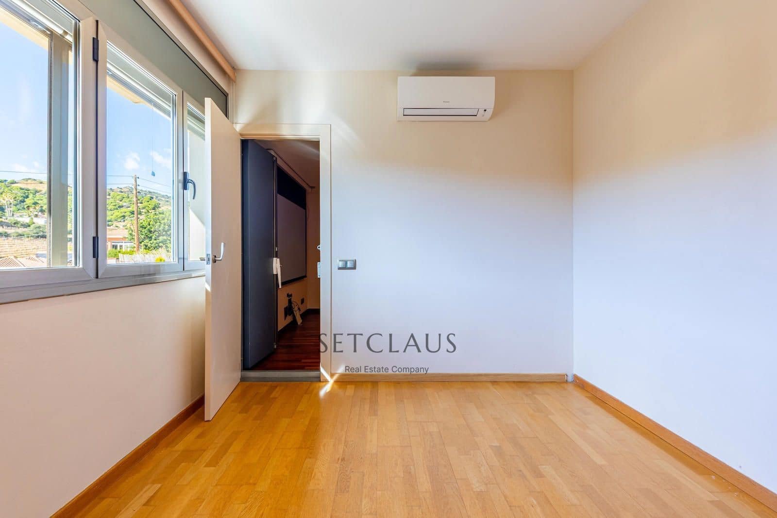 7 bedroom Villa for sale in Alella with pool garage - € 1,200,000 (Ref: 9405888)