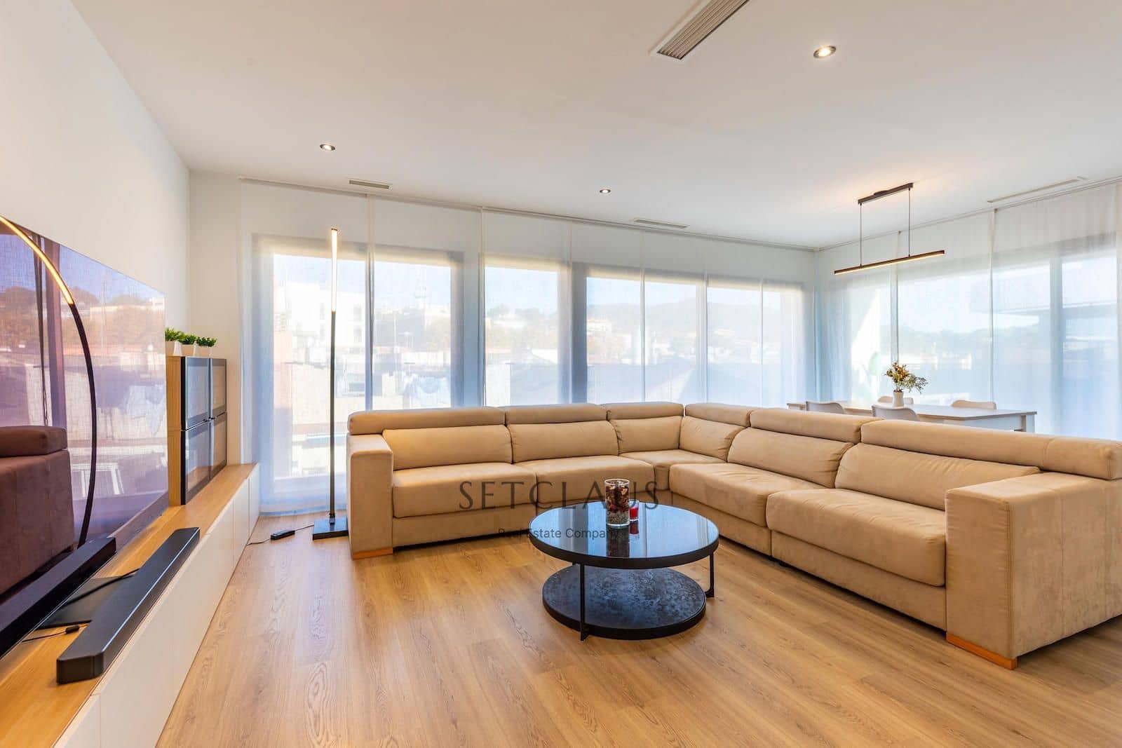 2 soveværelse Lejlighed til salg i El Masnou med swimmingpool - € 590.000 (Ref: 9420479)