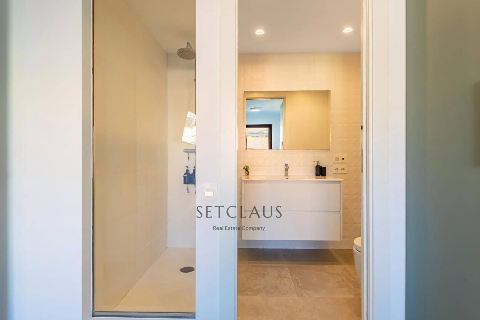 2 soveværelse Lejlighed til salg i El Masnou med swimmingpool - € 590.000 (Ref: 9420479)