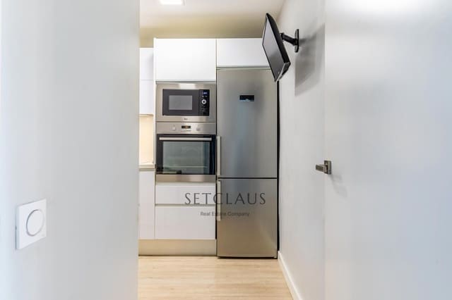 3 bedroom Flat for sale in Provençals del Poblenou, Barcelona city - € 399,000 (Ref: 9436452)