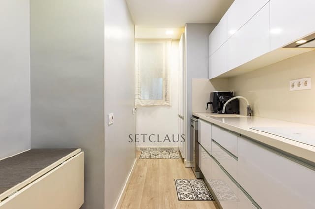 3 bedroom Flat for sale in Provençals del Poblenou, Barcelona city - € 399,000 (Ref: 9436452)