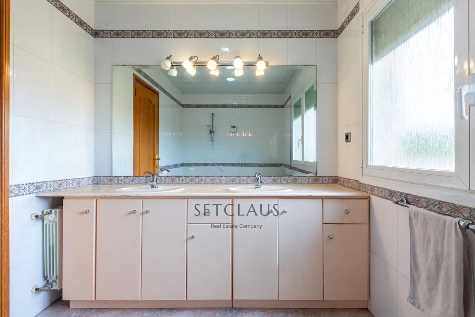 4 soveværelse Byhus til salg i Tiana med swimmingpool - € 699.000 (Ref: 9436453)