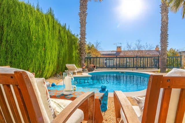 4 soveværelse Byhus til salg i Tiana med swimmingpool - € 699.000 (Ref: 9436453)