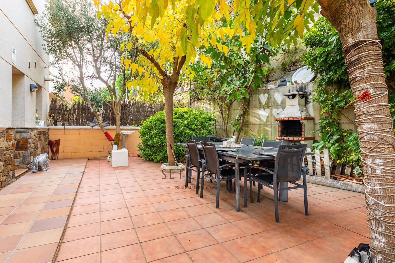 4 soveværelse Byhus til salg i Tiana med swimmingpool - € 699.000 (Ref: 9436453)