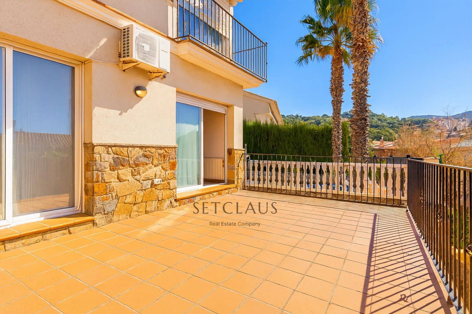 4 soveværelse Byhus til salg i Tiana med swimmingpool - € 699.000 (Ref: 9436453)