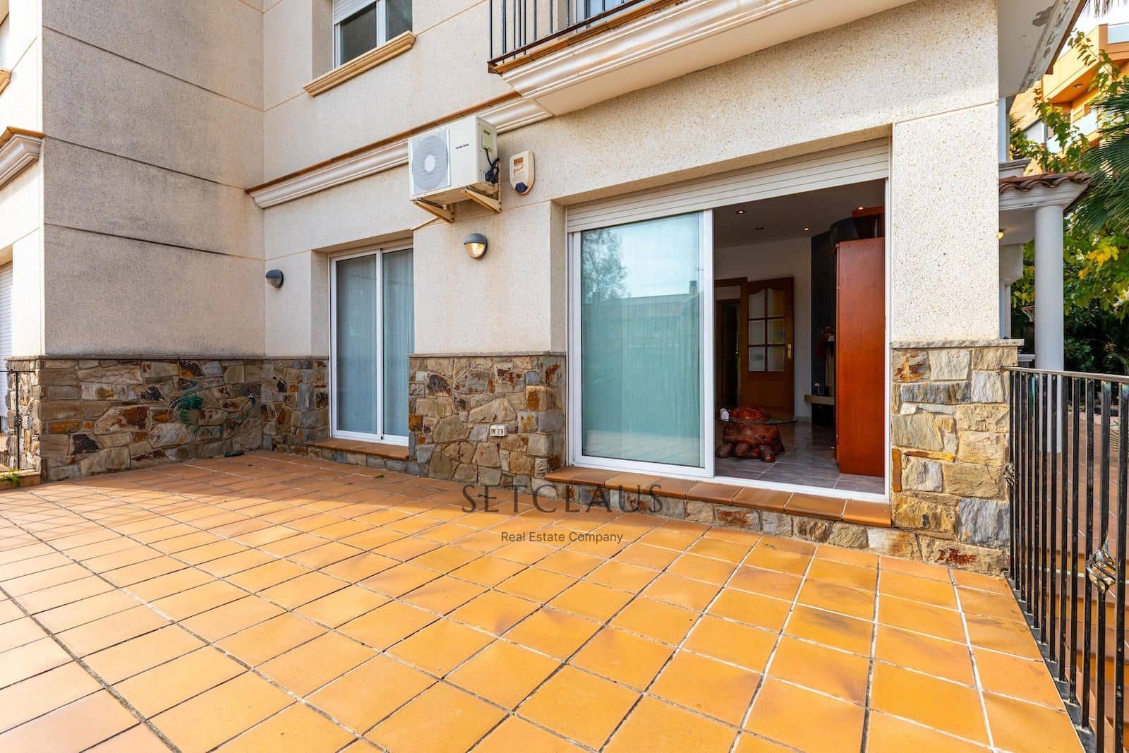 4 soveværelse Byhus til salg i Tiana med swimmingpool - € 699.000 (Ref: 9436453)