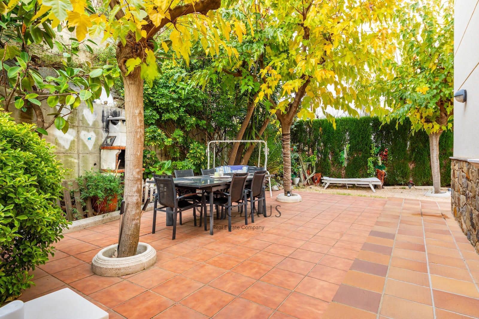 4 soveværelse Byhus til salg i Tiana med swimmingpool - € 699.000 (Ref: 9436453)