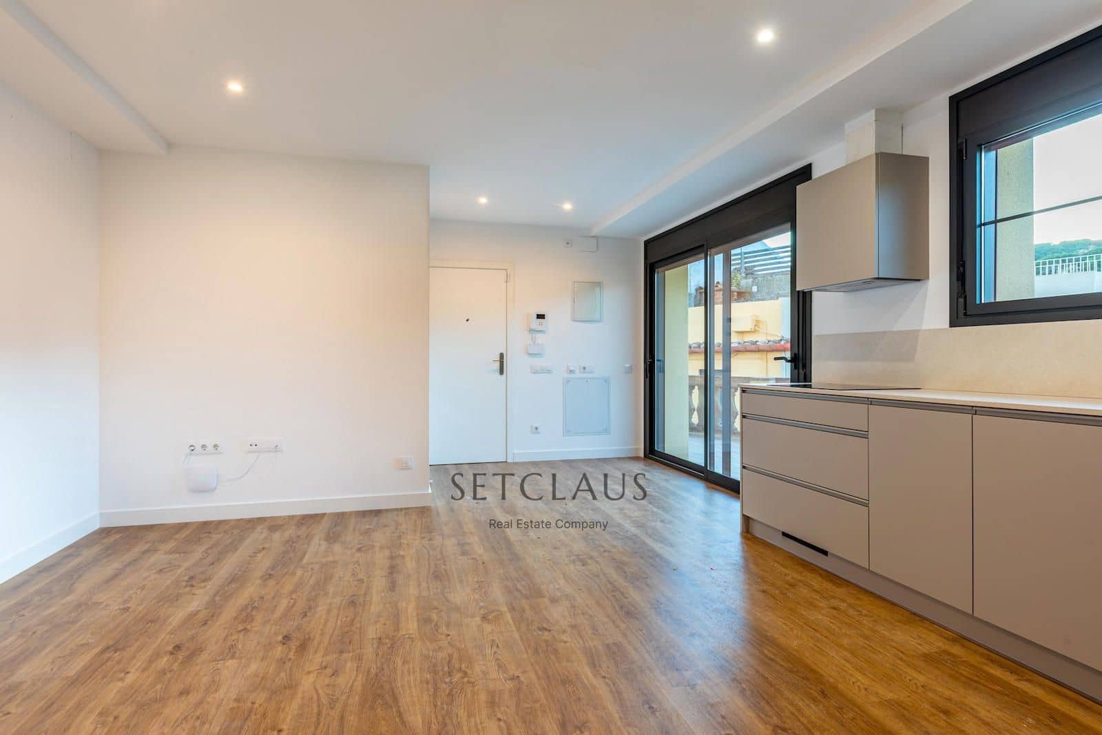 3 sypialnia Mieszkanie do wynajęcia w Teia z garażem - 1 600 € (Ref: 9438616)