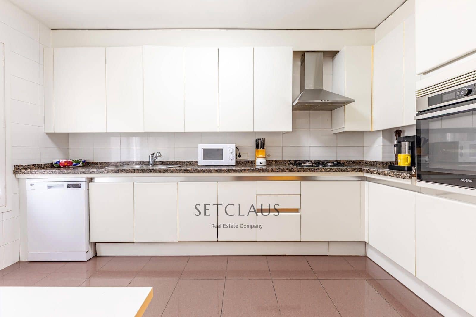 4 soverom Hus til salgs i Tiana med garasje - € 660 000 (Ref: 9450580)