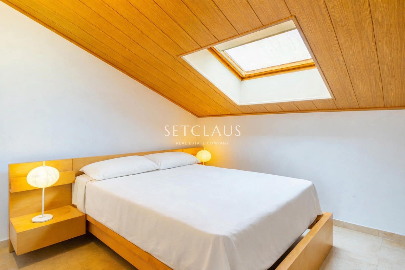 4 bedroom Townhouse for sale in Tiana with garage - € 630,000 (Ref: 9450580)