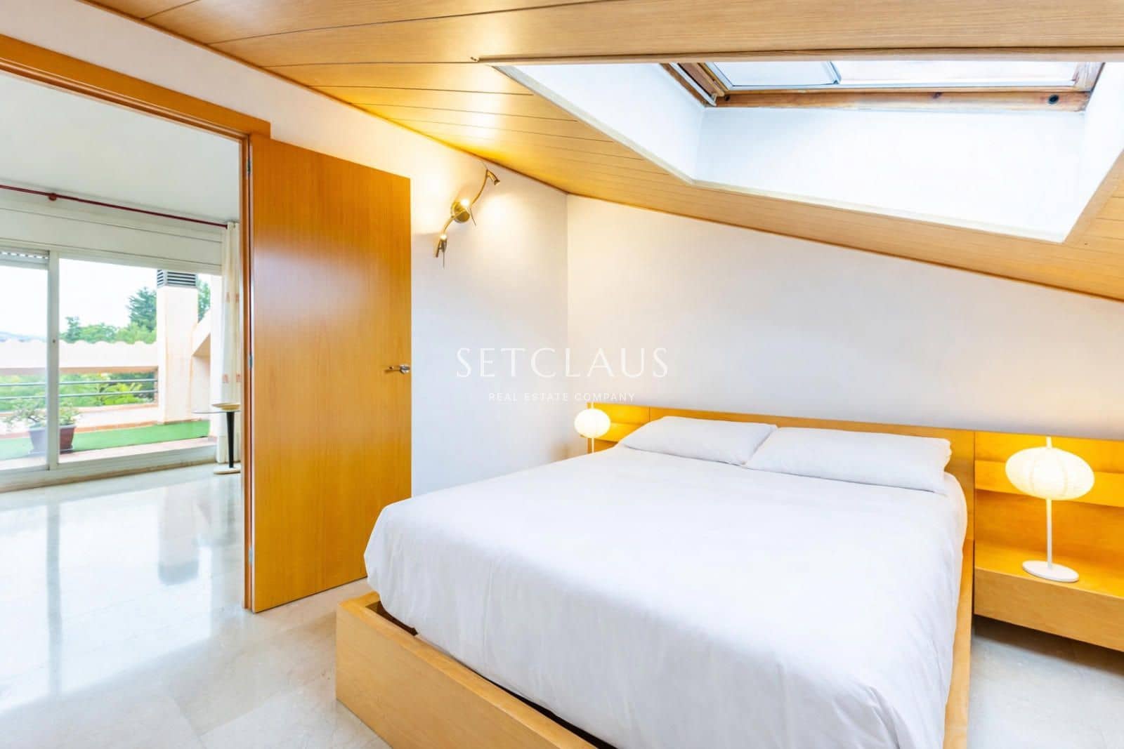 4 bedroom Townhouse for sale in Tiana with garage - € 630,000 (Ref: 9450580)