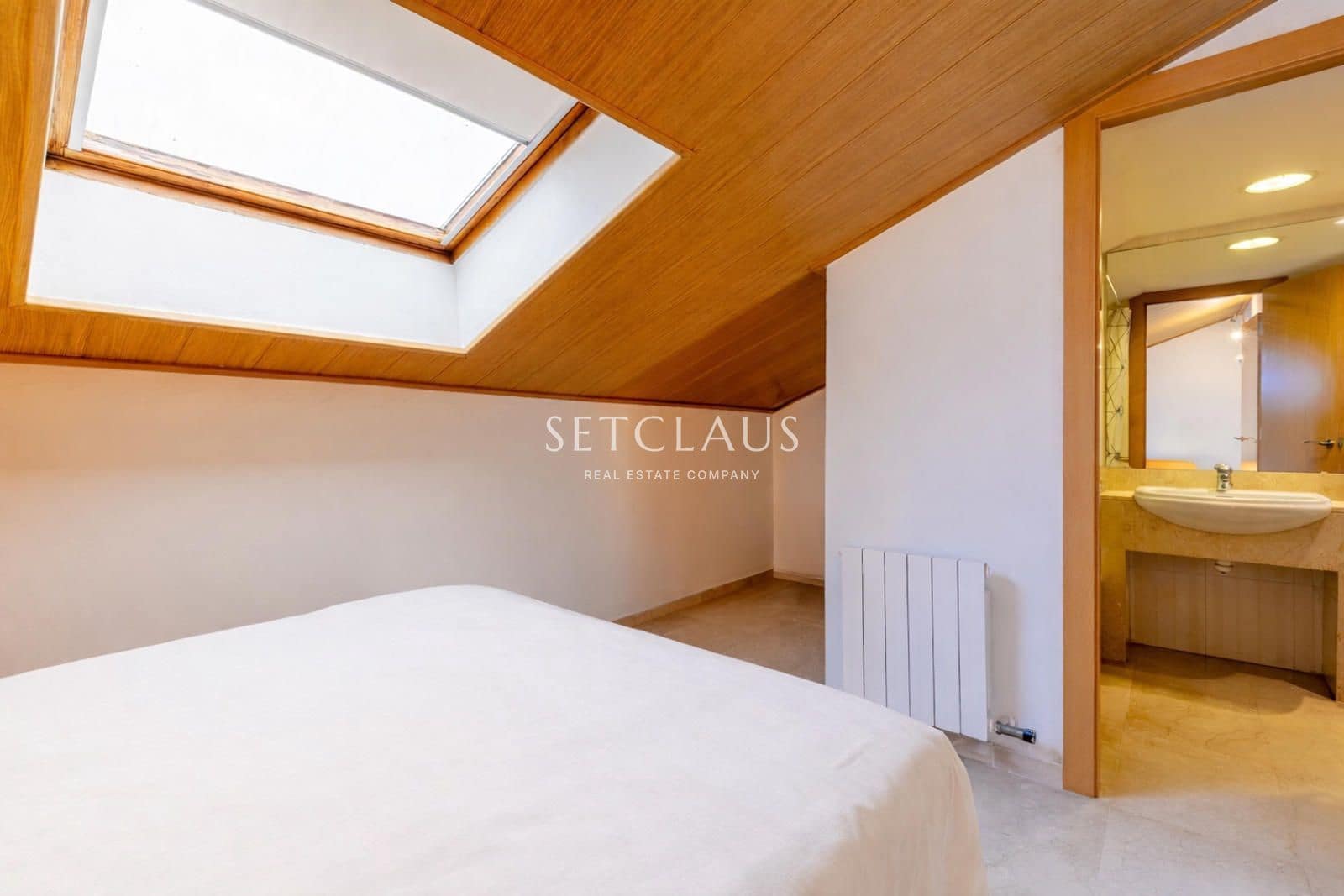 4 bedroom Townhouse for sale in Tiana with garage - € 630,000 (Ref: 9450580)