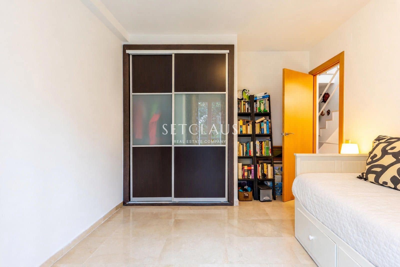 4 bedroom Townhouse for sale in Tiana with garage - € 630,000 (Ref: 9450580)