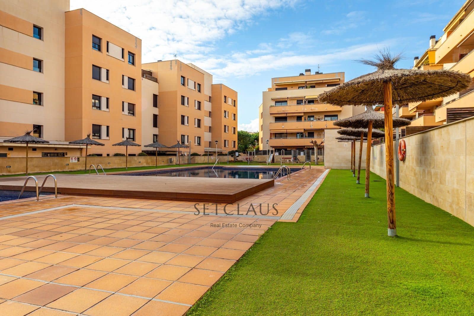 2 bedroom Flat for sale in Lloret de Mar with pool garage - € 298,000 (Ref: 9460614)