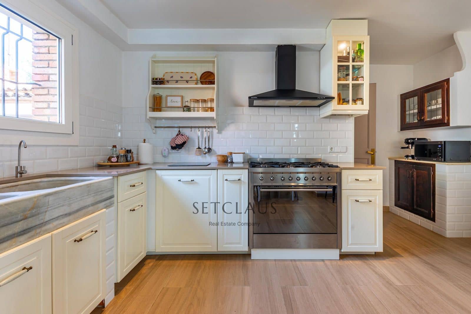 5 bedroom Villa for sale in Premia de Dalt - € 1,295,000 (Ref: 9496470)