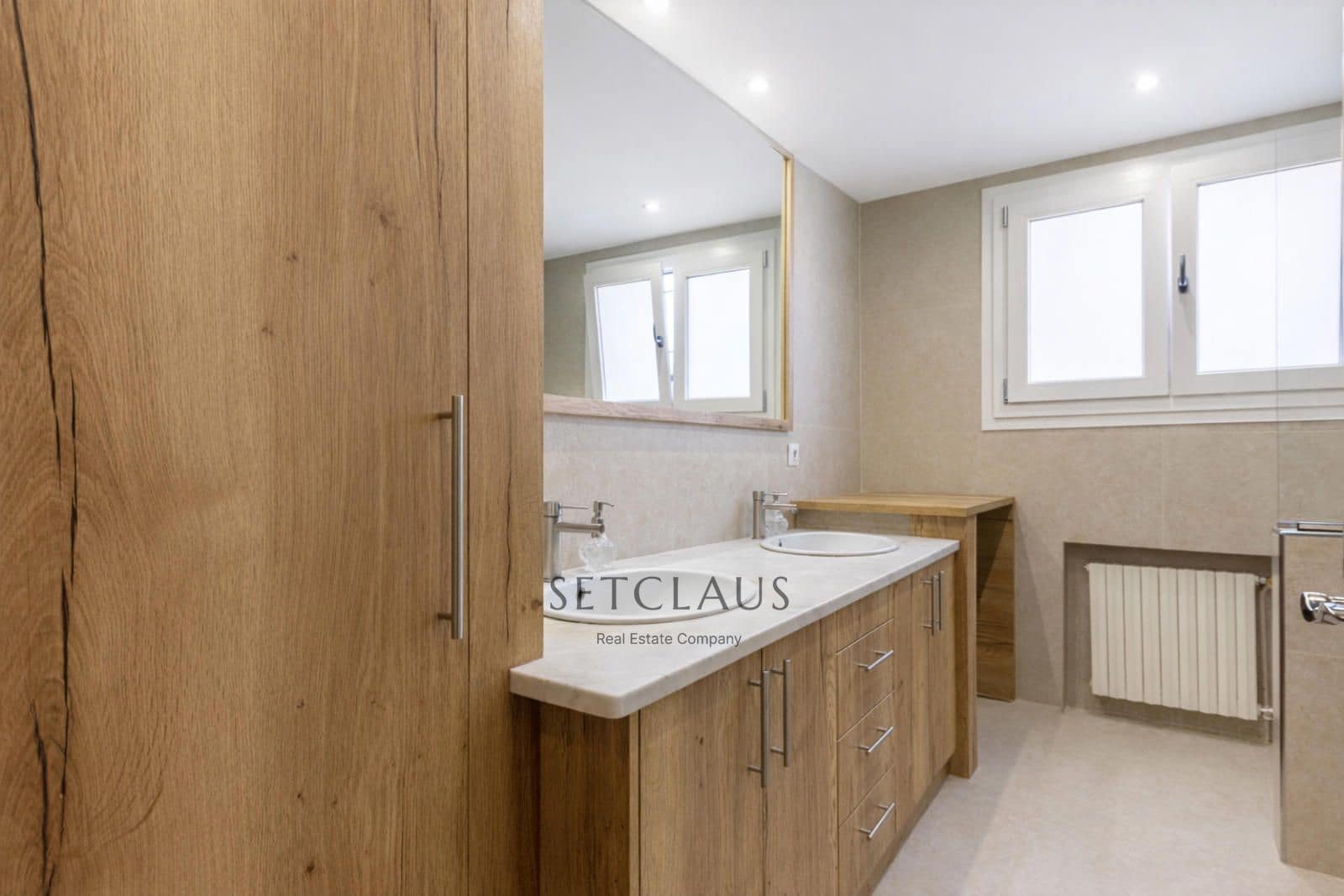 5 bedroom Villa for sale in Premia de Dalt - € 1,295,000 (Ref: 9496470)