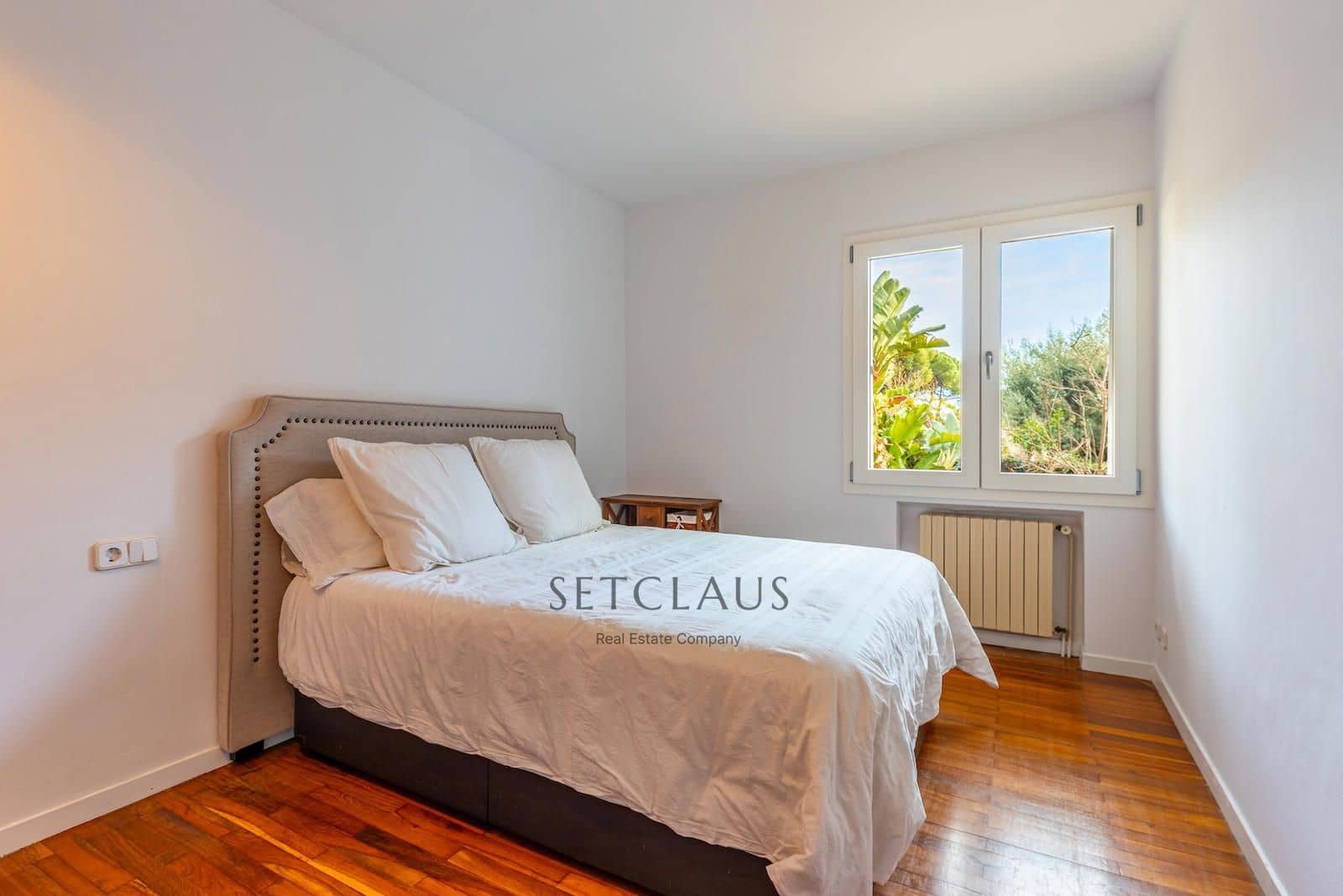 5 bedroom Villa for sale in Premia de Dalt - € 1,295,000 (Ref: 9496470)