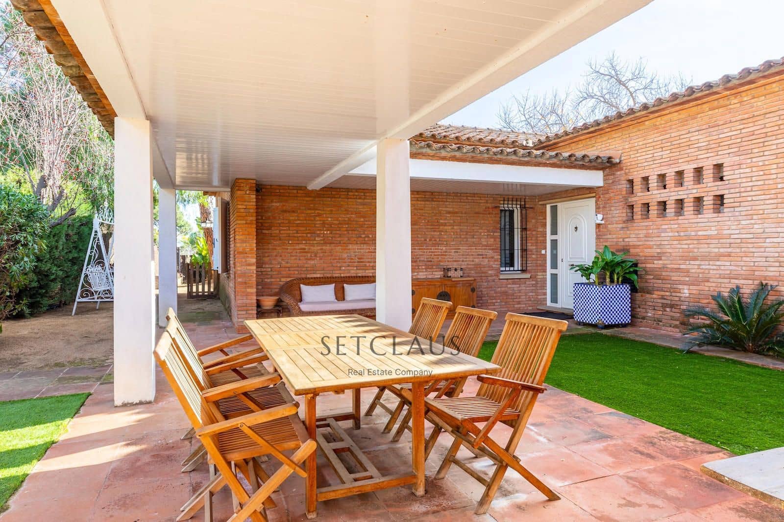 5 bedroom Villa for sale in Premia de Dalt - € 1,295,000 (Ref: 9496470)