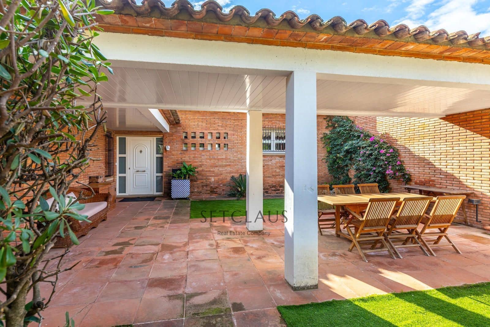 5 bedroom Villa for sale in Premia de Dalt - € 1,295,000 (Ref: 9496470)