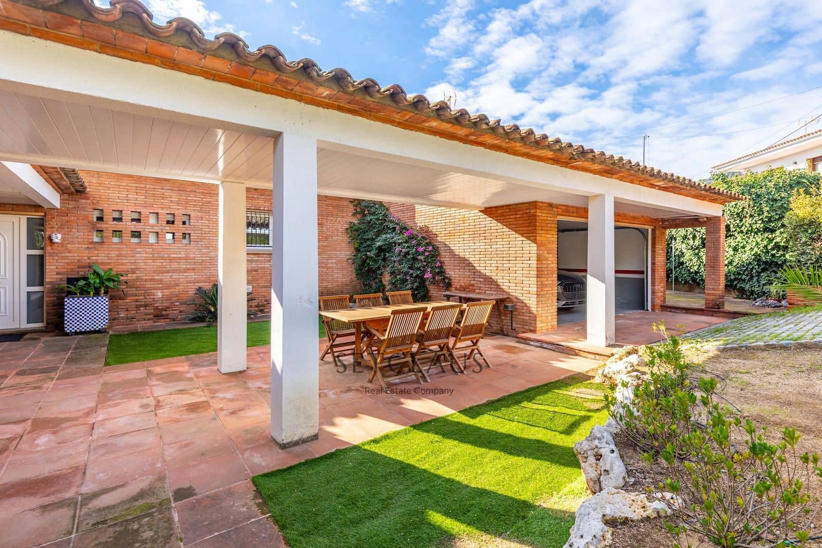 5 bedroom Villa for sale in Premia de Dalt - € 1,295,000 (Ref: 9496470)