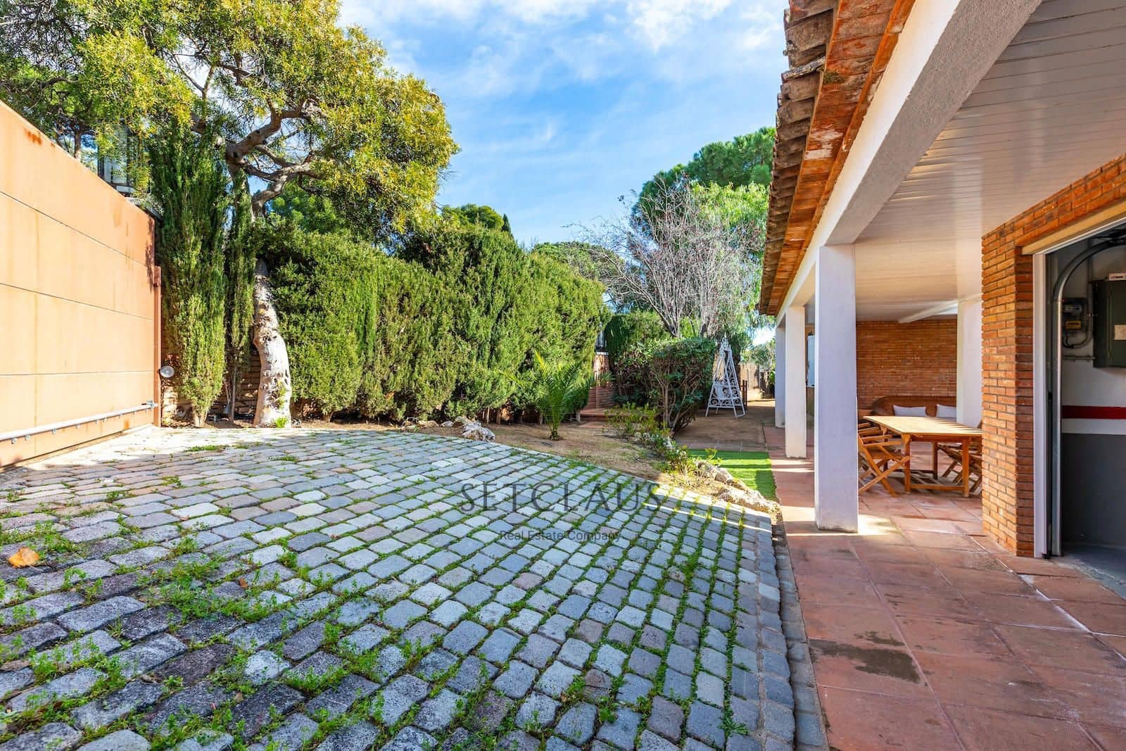 5 soveværelse Villa til salg i Premia de Dalt med garage - € 1.225.000 (Ref: 9496470)