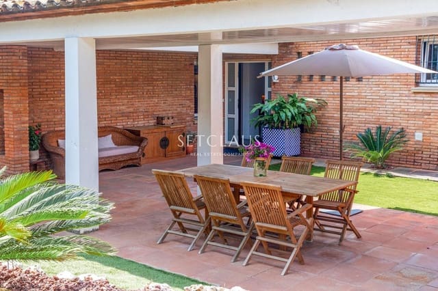 Chalet de 5 habitaciones en Premià de Dalt en venta con garaje - 995.000 € (Ref: 9496470)