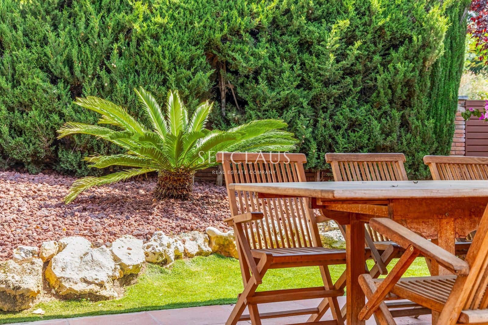5 bedroom Villa for sale in Premia de Dalt with garage - € 995,000 (Ref: 9496470)